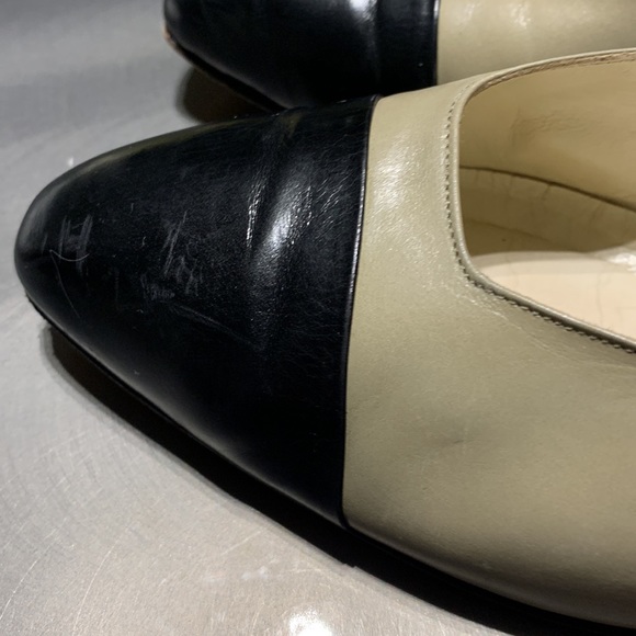 David Evins Bone & Black Classic Spectator Pump Size 9 1/2 AAAA (Extra Narrow) - Picture 7 of 14